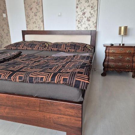 Balassi Apartment -With Green Terrace&Bike Sturovo Luaran gambar